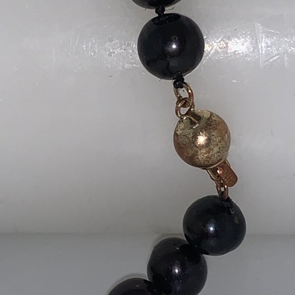 Necklace, black beads with gold clip, about 16" - Picture 7 of 7